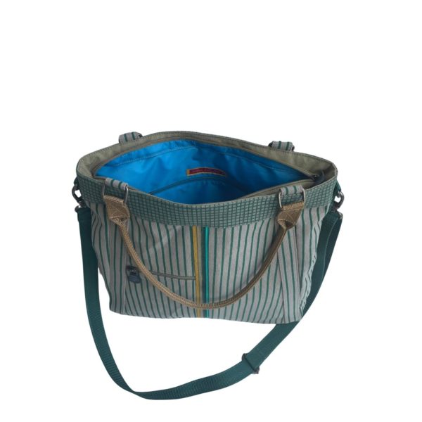 EKLI bag 22 Ray Tonic inside 1400x1400