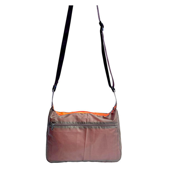 PHOTO-CINELLI Ynabi ultra light Taupe back-e shop 1400x1400