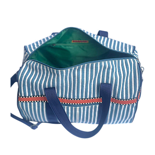 PHOTO-HELZIP YNABI Curacao inside 1400x1400 e shop -Photoroom PHOTO-HELZIP YNABI Curacao inside 1400x1400 e shop -Photoroom